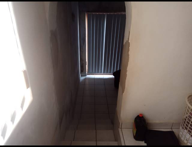 9 BEDROOM FREESTANDING FOR SALE IN KEMPTON PARK WEST